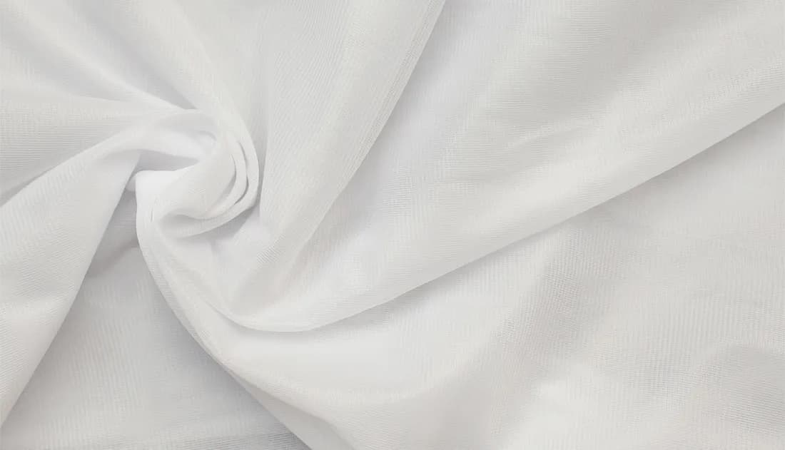 Czy poliester się rozciąga? Odkryj prawdę o elastyczności materiału