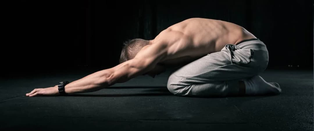 Rozciąganie przed czy po treningu – jak uniknąć kontuzji i poprawić wyniki